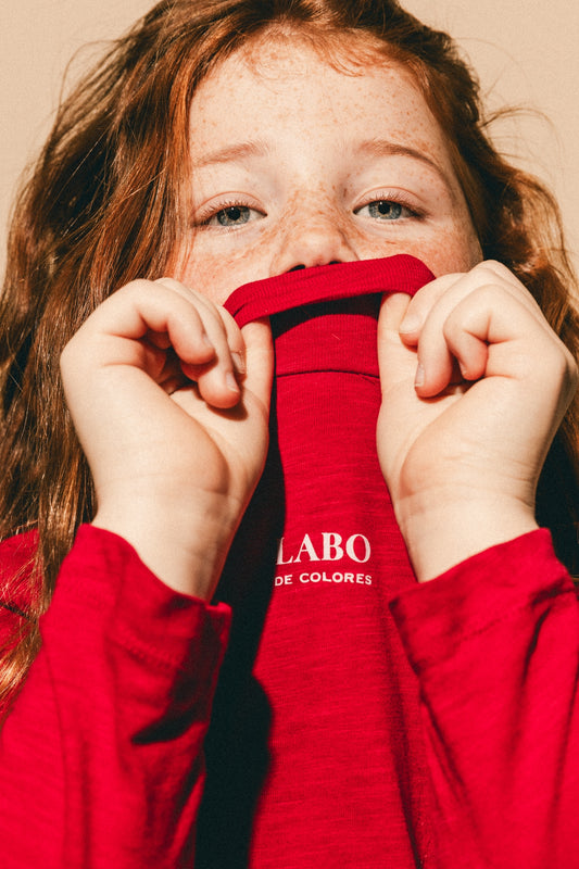 Rood aangesloten colletje met logo Zama